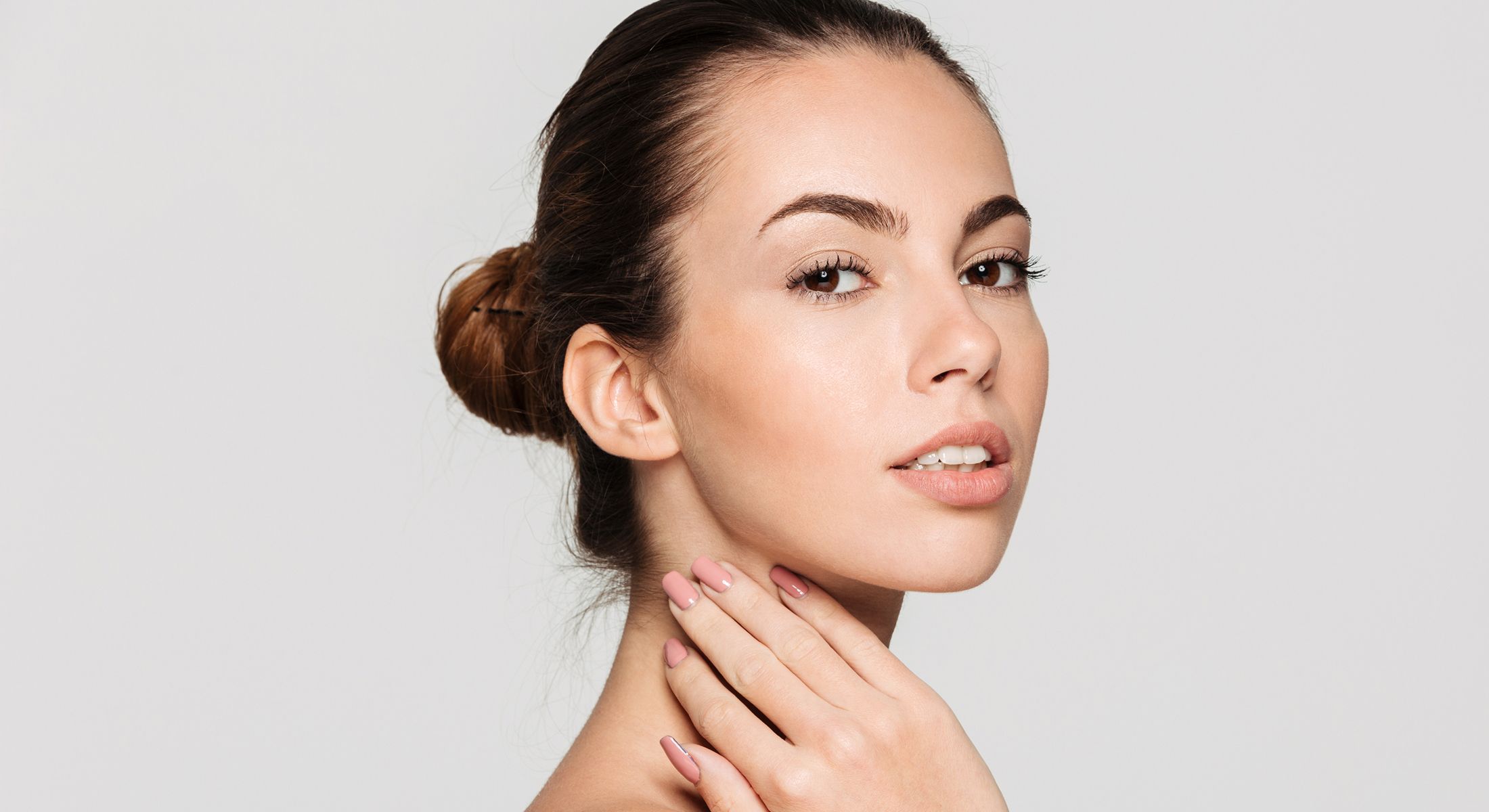 Portrait of a woman with a natural look.